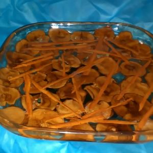 MAGNOLIA LANE APPLE AND CINNAMON STICK TRAY